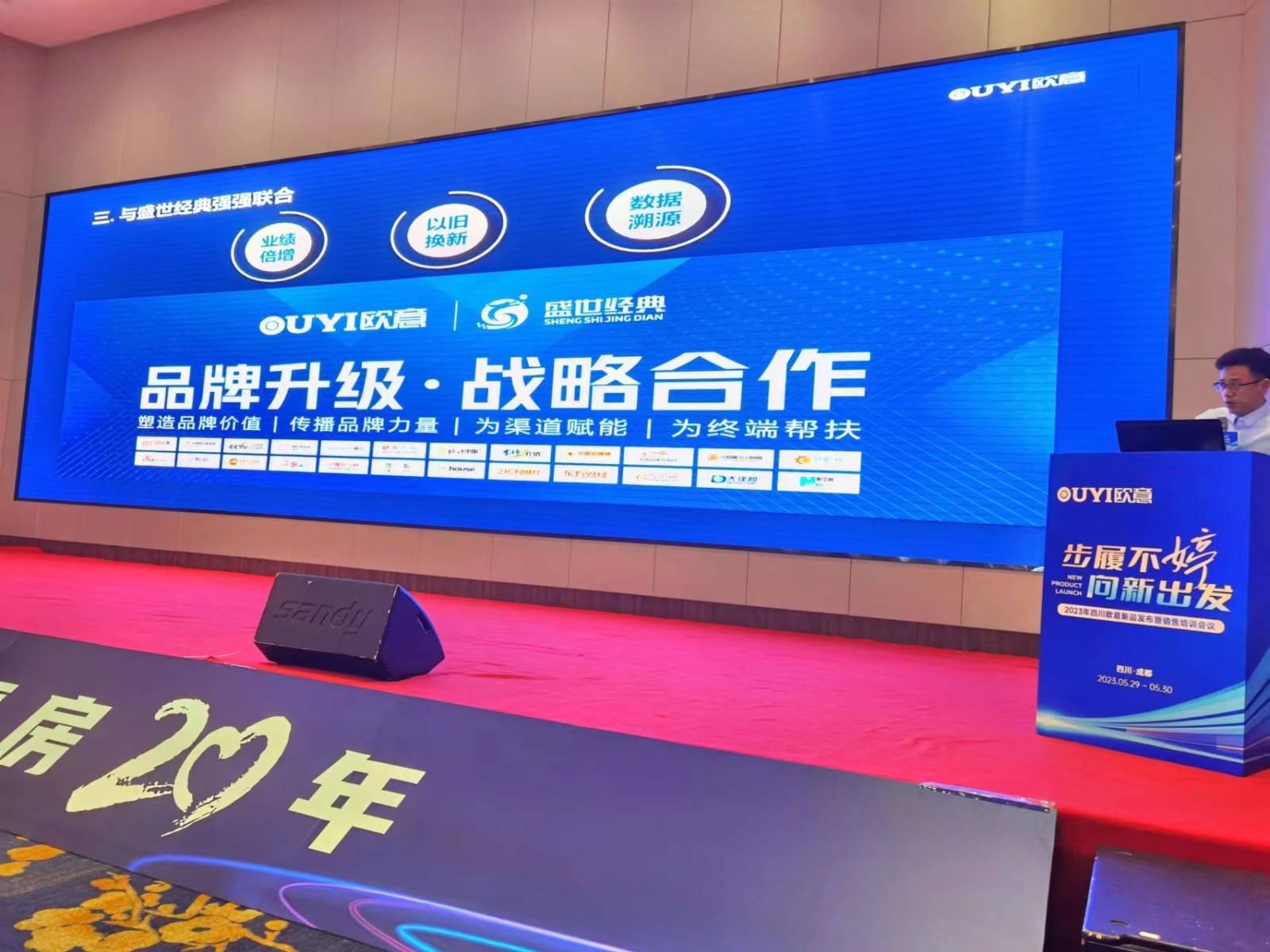 b99a3f0be39d513a5aff4f07a93596d.jpg b99a3f0be39d513a5aff4f07a93596d.jpg